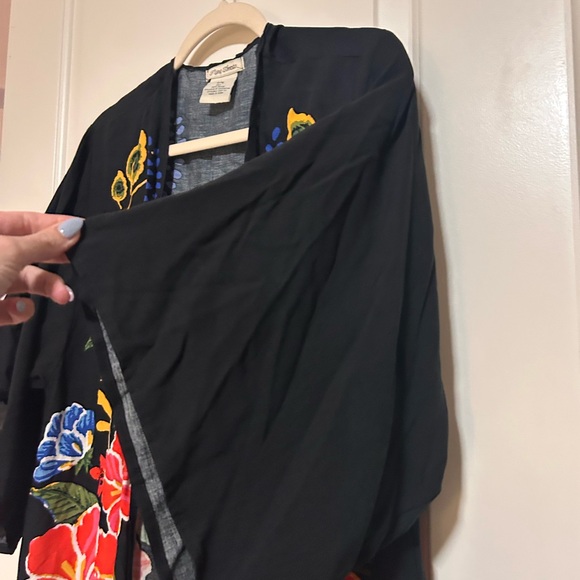 Never Worn ๐บ๐๐ผ Flying Tomato Black Floral Kimono Swim Coverup ๐ผ๐๐บ - Picture 7 of 10